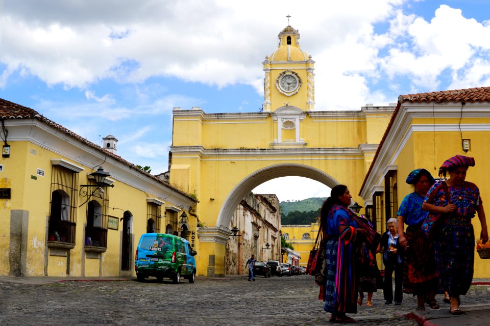 Antigua famous arch