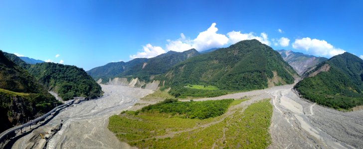 左下角明霸克露橋