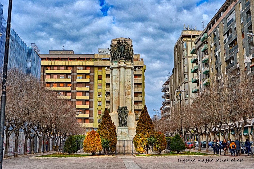 taranto, piazza della vittoria.
