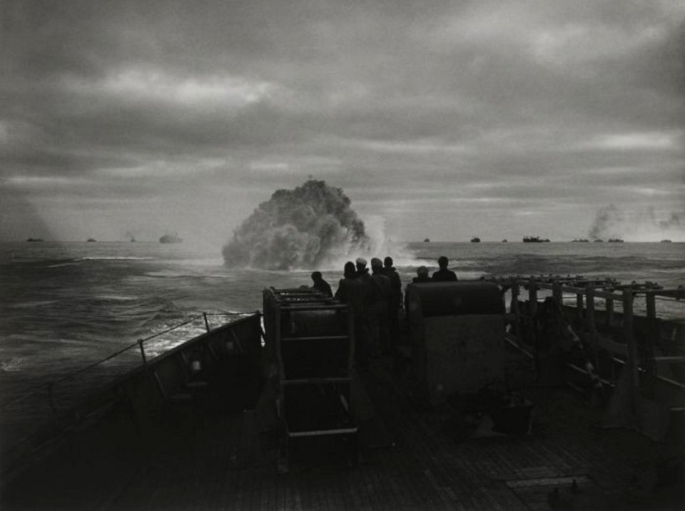 1943 - Guarda Costas Spencer de Estados Unidos durante el hundimiento del U-175 alemán