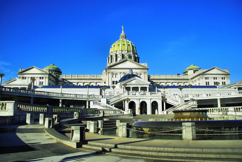 Harrisburg parliament monument