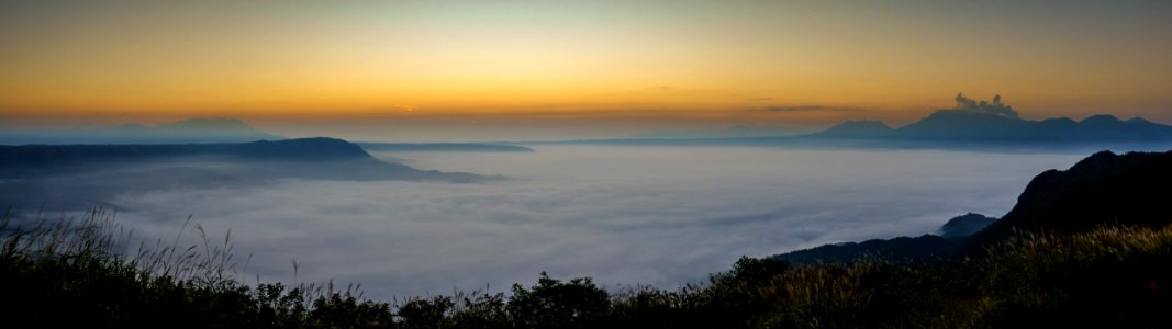 Sea of ​​clouds at the Aso milk load.