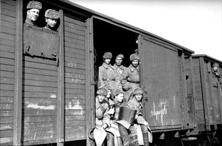 1944 - Despedida a soviéticos
