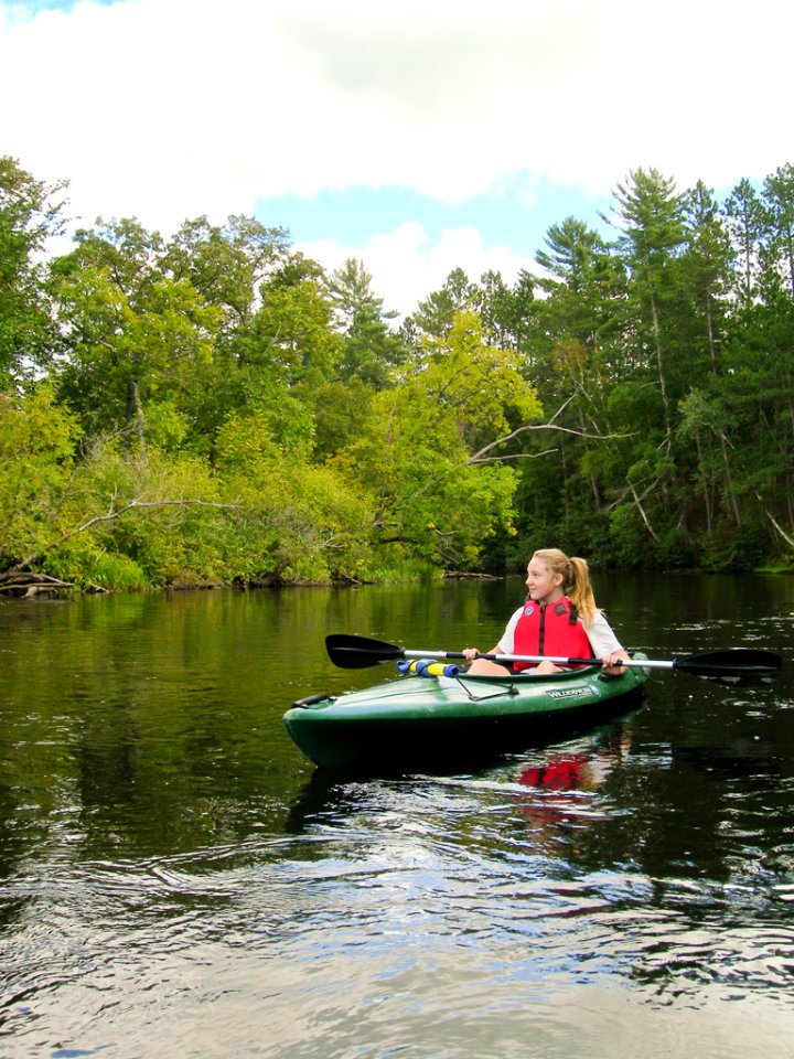 VanTatenhoveJ UpstreamOfHowellLanding GirlKayaker 20130916 vpp
