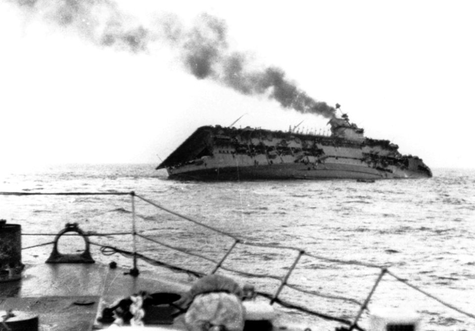 Septiembre 17, 1939. HMS Courageous británico hundido por submarino alemán. Murieron 518