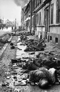 Soldados alemanes caídos en el sitio de Breslau, Ucrania