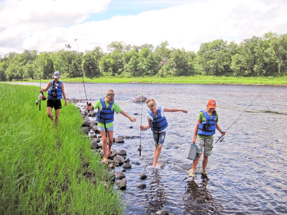 ButlerJ NearRaspberryLanding Girls OutFishing 201200725 vpp