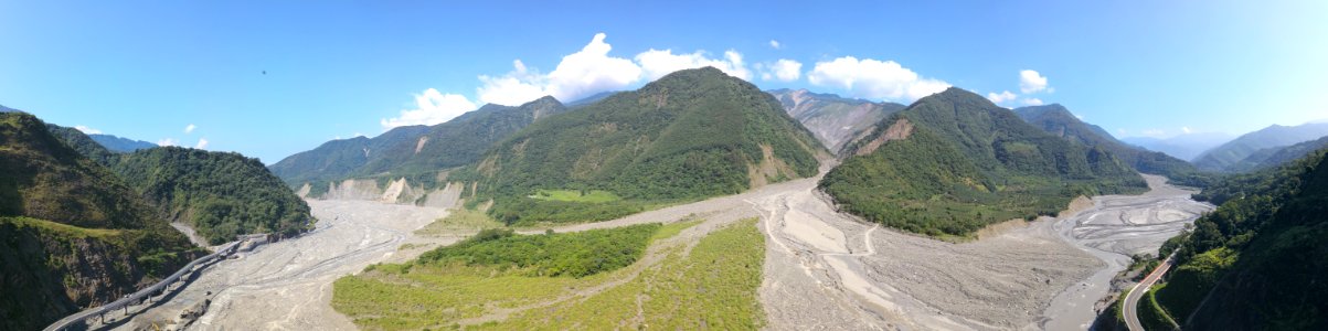 台20(明霸克露橋上空）