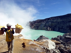 Mine man crater photo