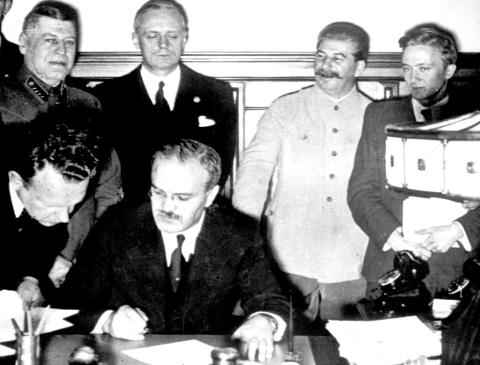 Firma del Pacto de No Agresión entre Rusia y Alemania - 23 Agosto 1939