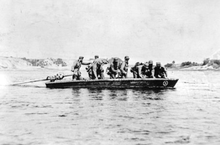 Septiembre 1941 - Soldados alemanes cruzan el Río Don hacia el Cáucaso