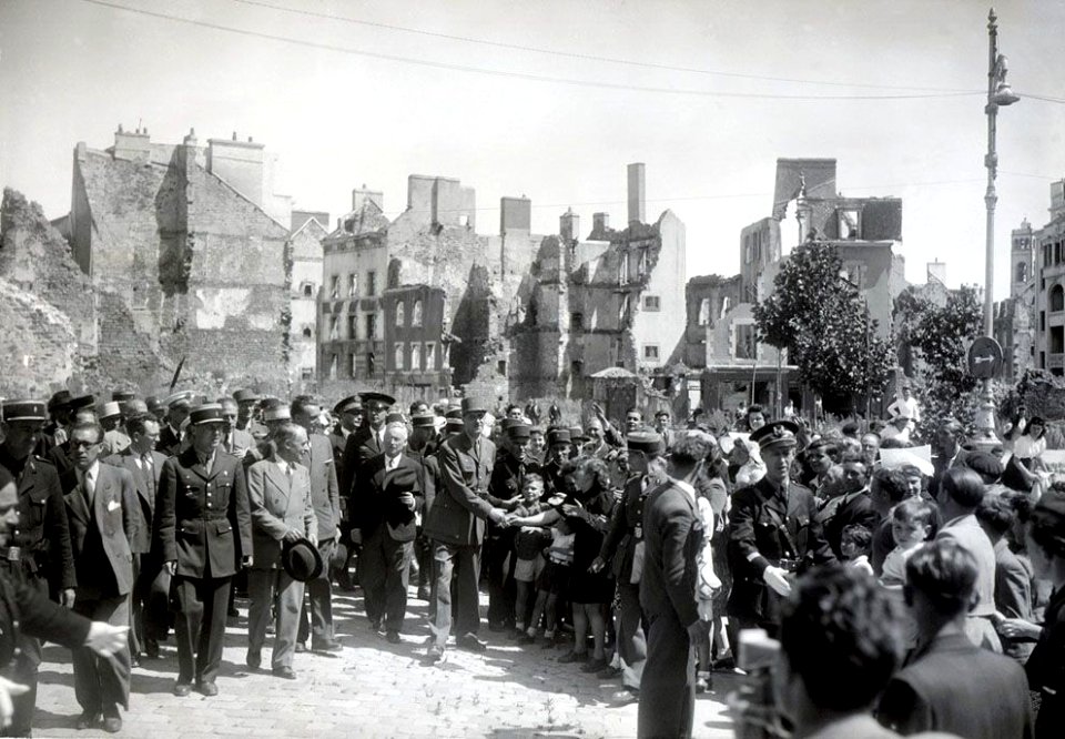 Retorno de Charles de Gaulle al terminar la guerra
