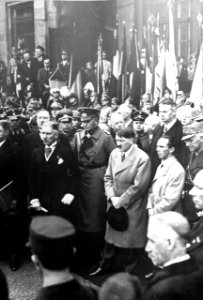 1939 - Hitler y Goebbels en un acto de la juventud alemana