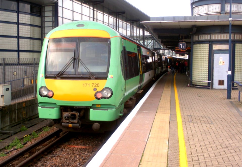 171728, southern 2 car d.m.u. at ashford, (taken on the 13th of october 2013)