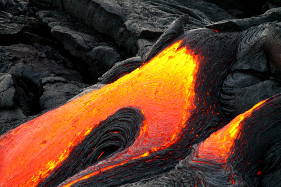 Photograph of pāhoehoe lava from Pu‘u ‘Ō‘ō vent, Kīlauea Volcano