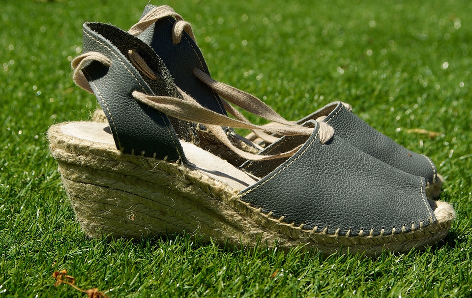 Shoes sneakers rope
