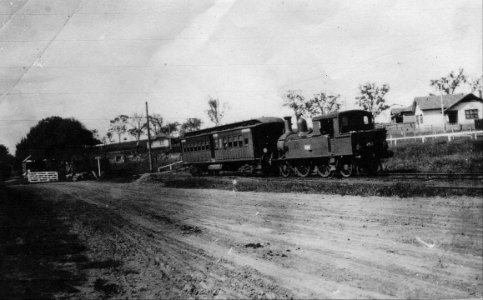 Last train on Outer Circle railway, 1895 photo