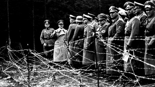 Alemania Octubre 6, 1938. Hitler en las fortificaciones de Kreuzbuche luego de la ocupación de Sudetenland, Checoslovaquia
