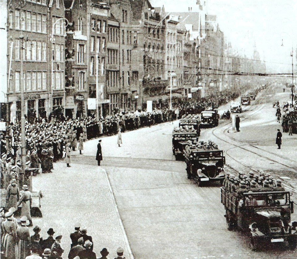 Mayo 10,1940, Parada Militar de Alemania en Amsterdam, Holanda