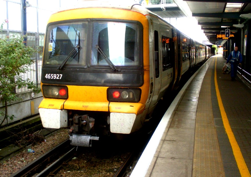 465927, south eastern 4 car train at ashford, (13th of october 2013)