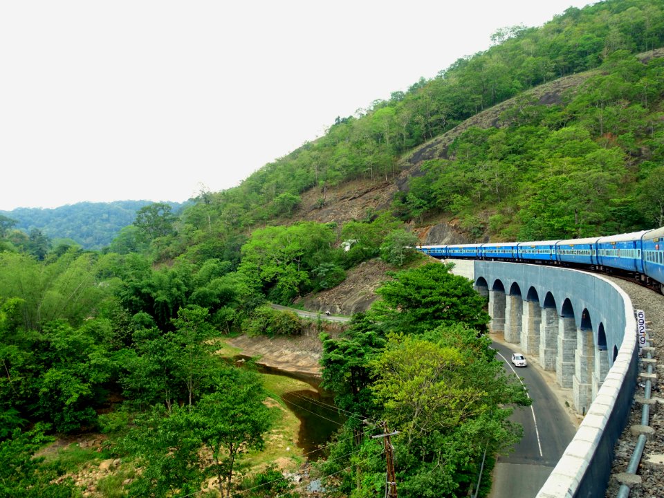 പതിമൂന്നു കണ്ണറ പാലം/pathimoonnu Kannara Bridge/ 13 arch rail bridge @Kollam- Shenkottai Railway,Kerala.