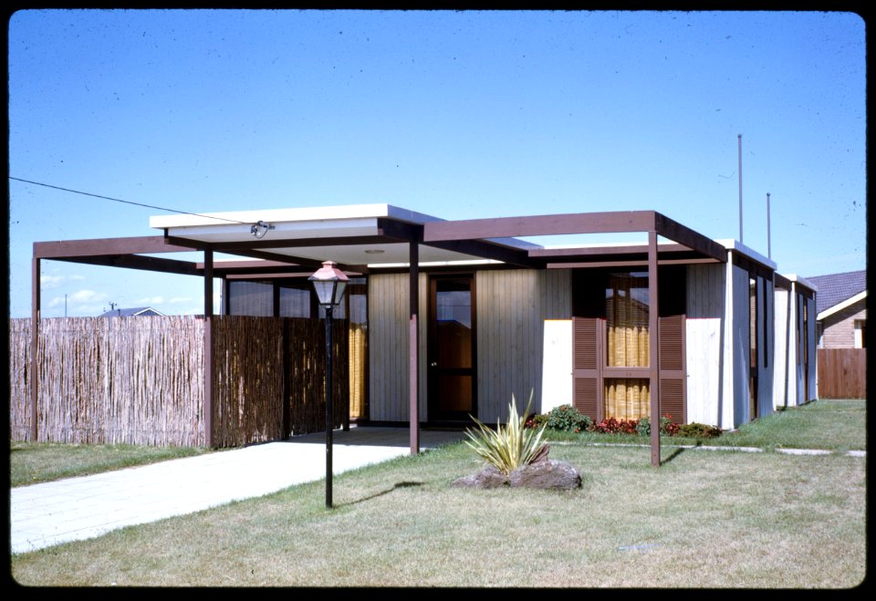 Lot 572, 12 Grosvenor Avenue (corner with Glengariff Drive), Valewood estate, Mulgrave (formerly North Springvale),  A. V. Jennings builders, Ian J. Smith architect, 1967