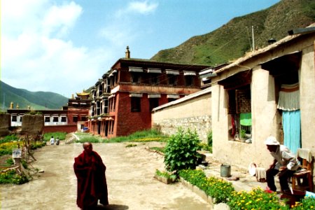 Langmusi, Tibet, China photo