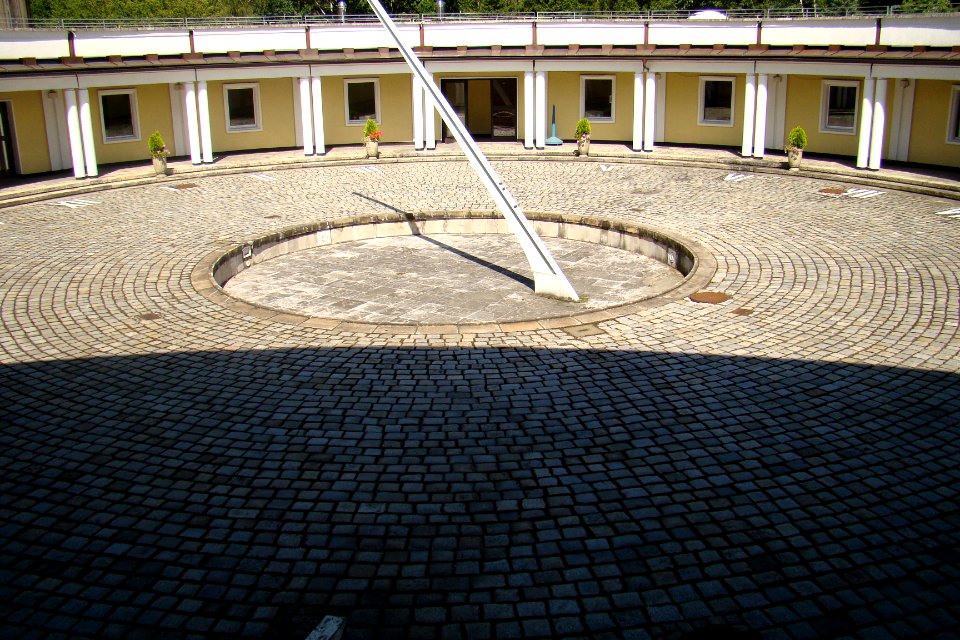 Zegar słoneczny w Planetarium, Park Śląski