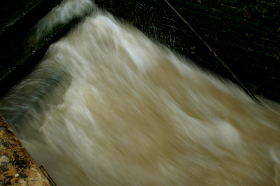 The mighty River Thames at high tide