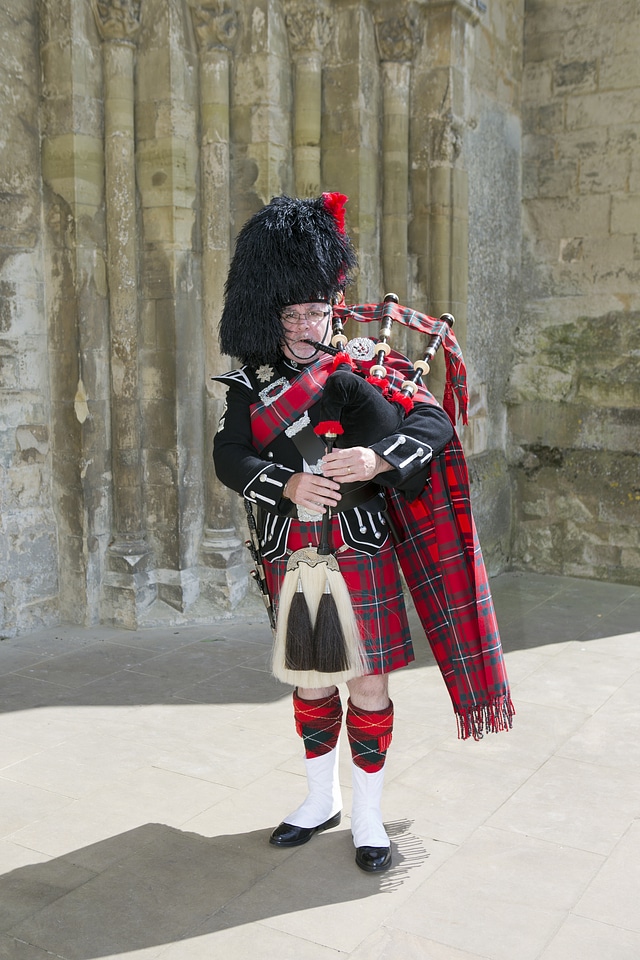 Military insignia bagpipes white spats