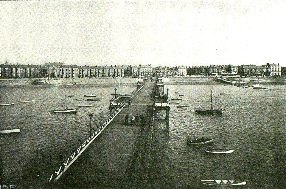 central pier facing queen st