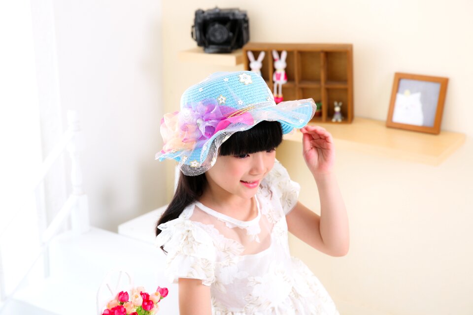Photo white dress hat