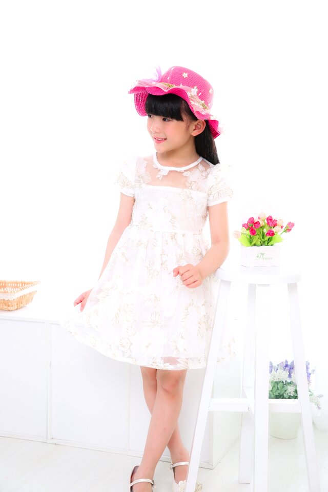 Photo white dress hat