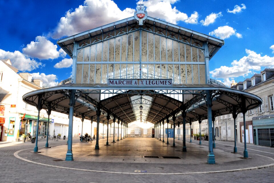 Covered market place chartres