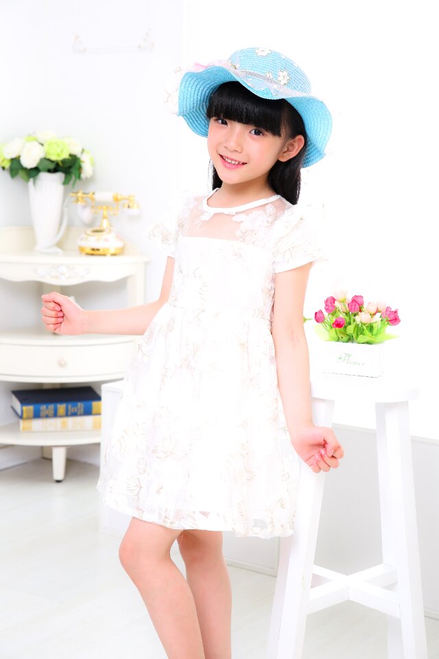 Photo white dress hat