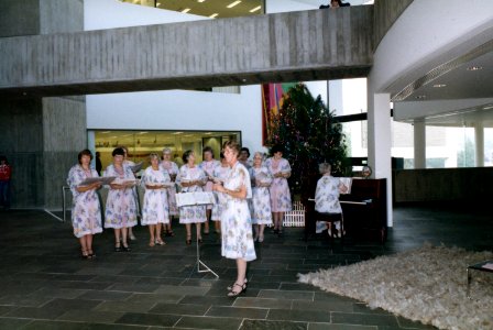 Scotsglen ladies sing Christmas carols