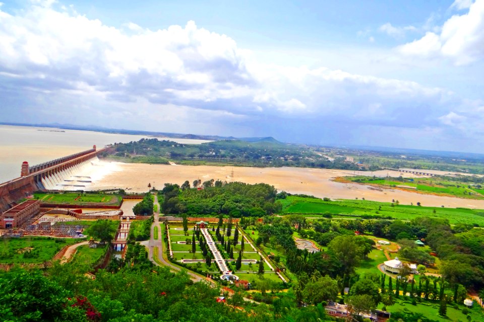 Tungabhadra dam, India