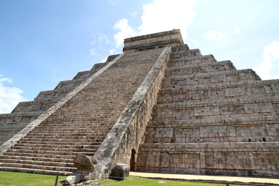Chichen itza the mayans the aztecs