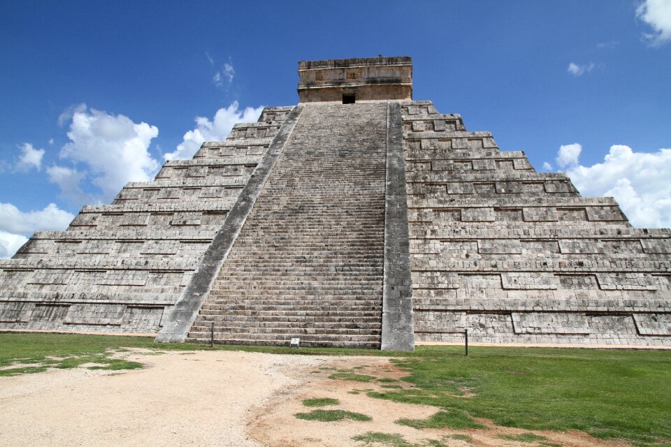 Chichen itza the mayans the aztecs