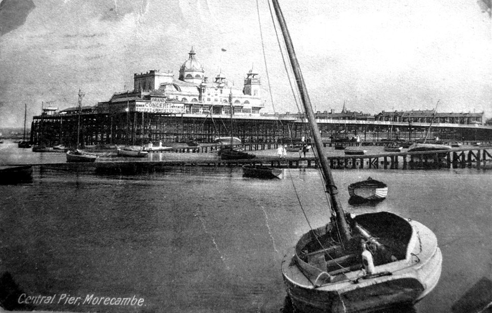 Morecambe central pier misc2416