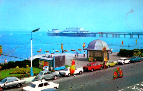Morecambe central pier misc1382