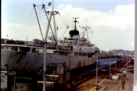 Miraflores Locks photo