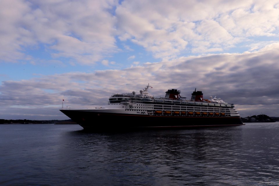 Disney Cruise Liner The Magic