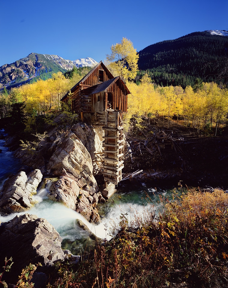 Town mountains mill