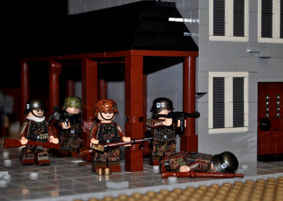 Battle somewhere in France city
