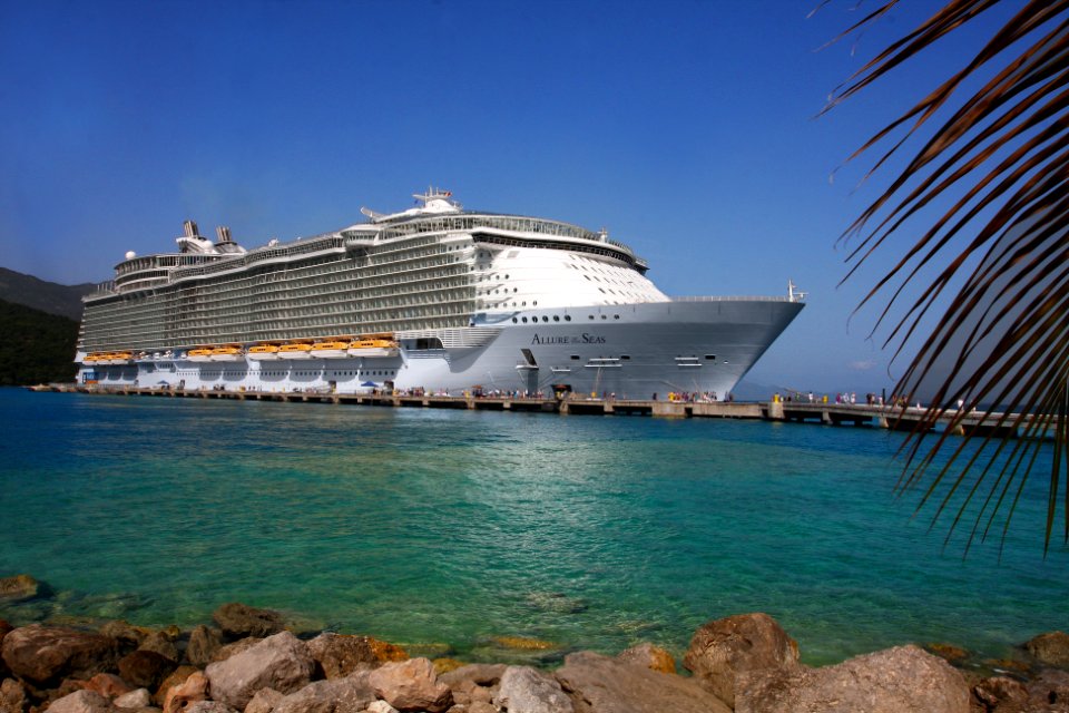 ALLURE OF THE SEAS