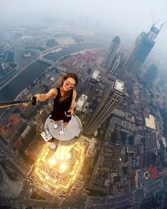 risky-dangerous-selfies-russia-angela-nikolau-8 28803510503 o