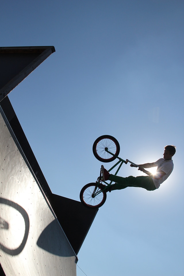 Sun sport in the air