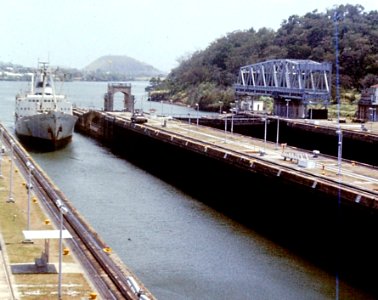 Miraflores Locks photo