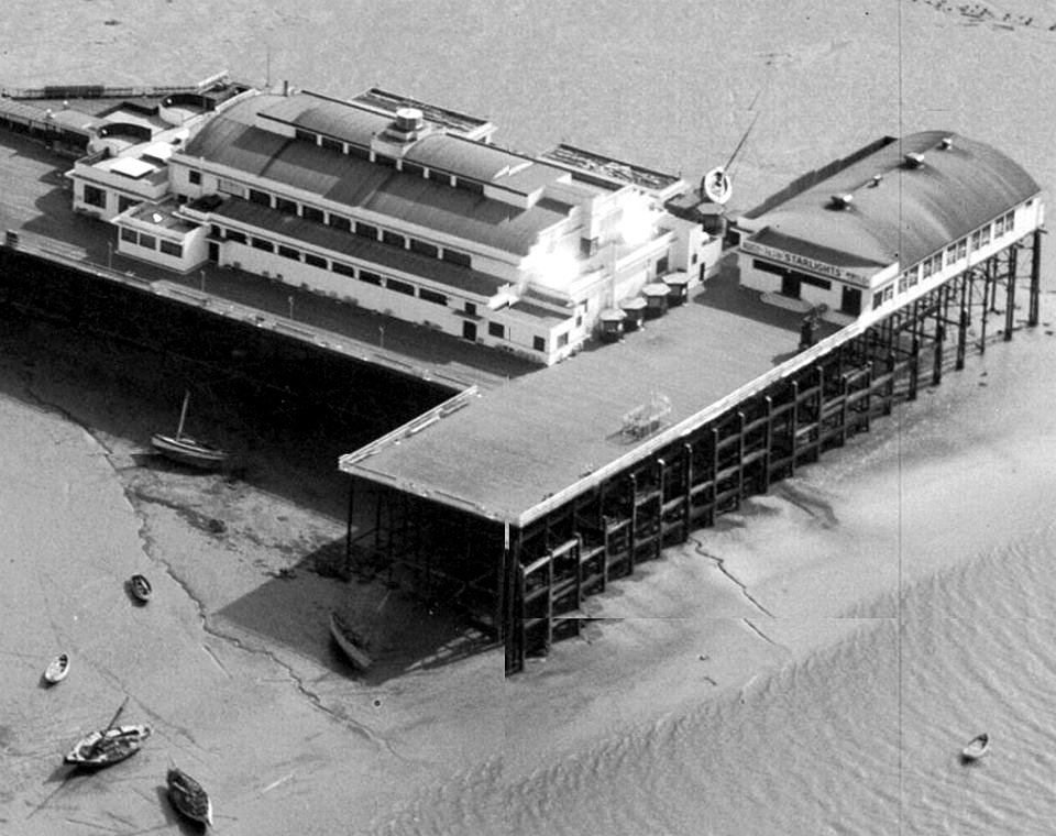 central pier end aireal